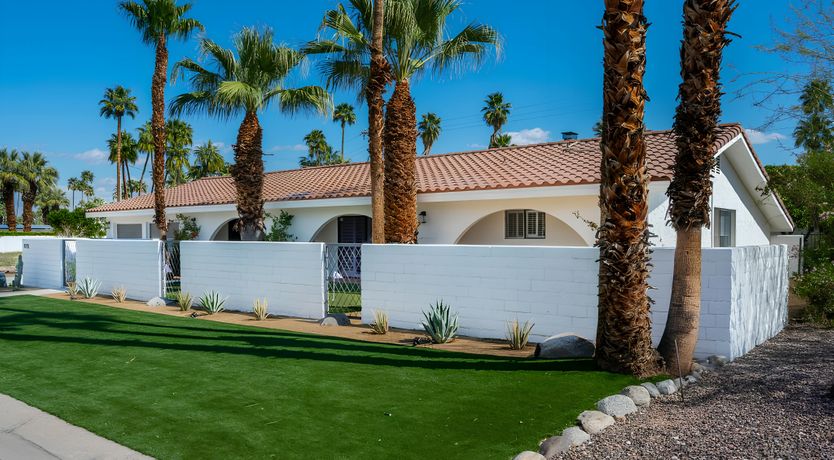 Photo of Enchanting Desert Retreat