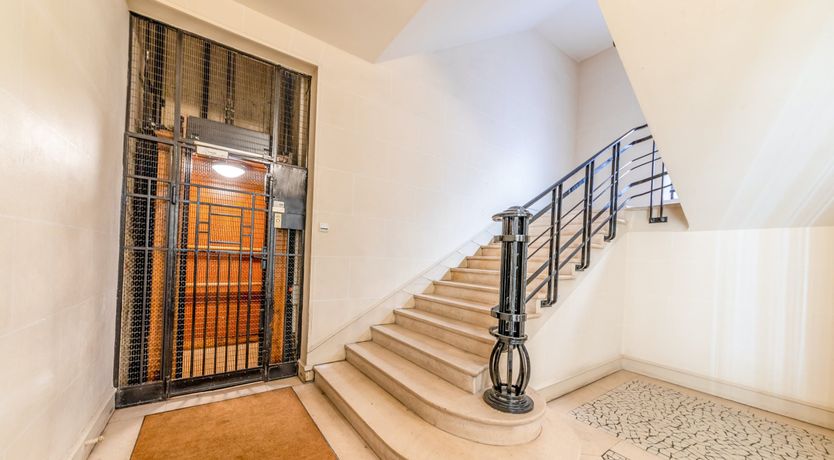 Photo of Elegant Belle Epoque