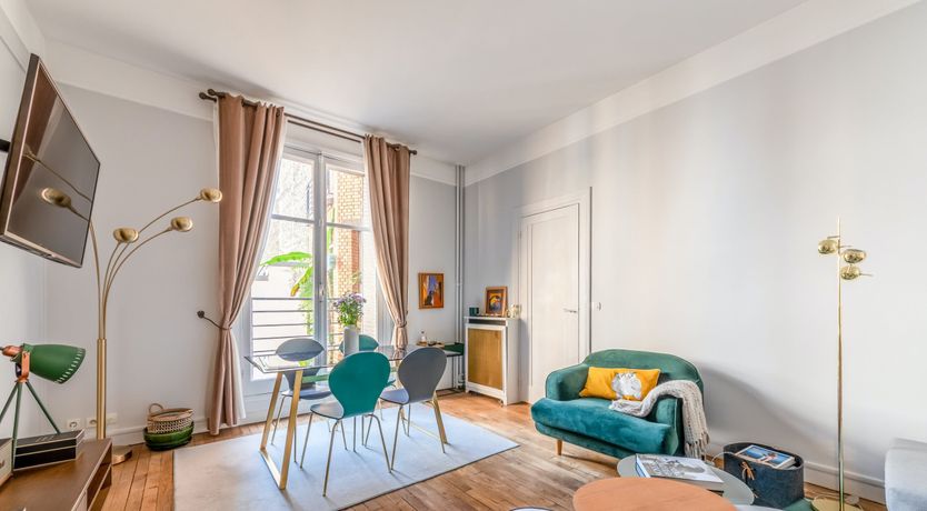 Photo of Elegant Belle Epoque