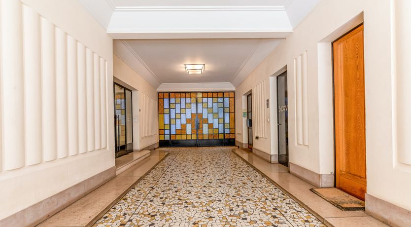 Photo of Elegant Belle Epoque