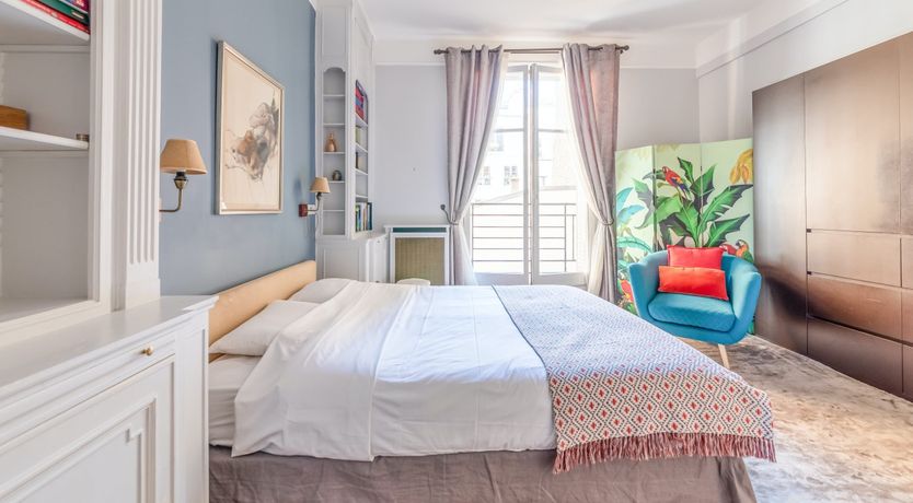 Photo of Elegant Belle Epoque