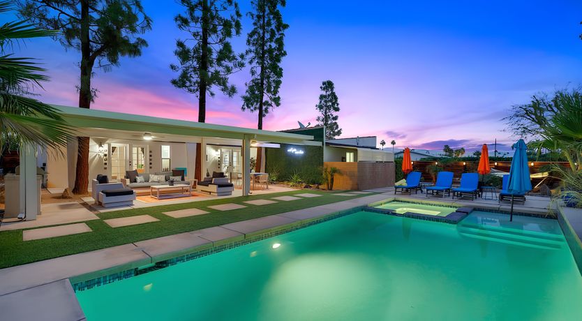 Photo of Mid-century Escape