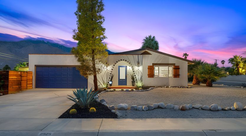 Photo of Mid-century Escape