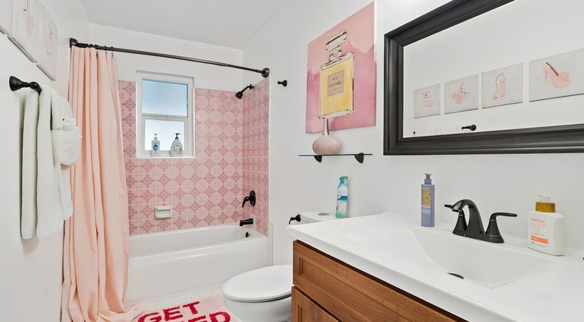 Photo of Mid-century Escape