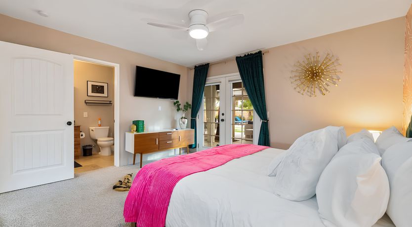 Photo of Mid-century Escape