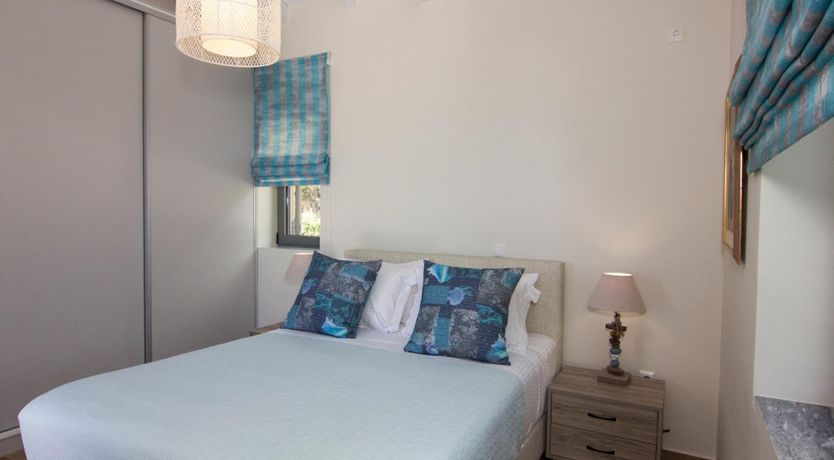 Photo of Apollo & Hera