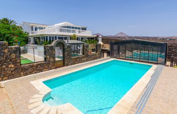 Lanzarote Family Fun Villa