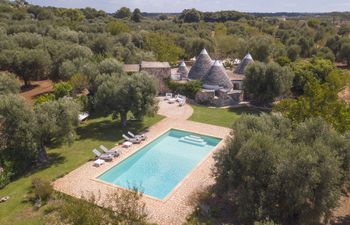 Rosemary & Oil Villa