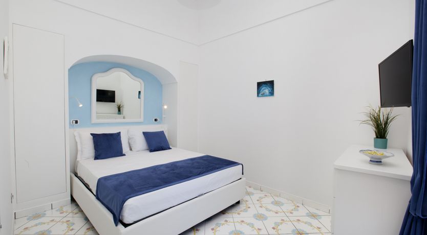 Photo of Tyrrhenian Throne