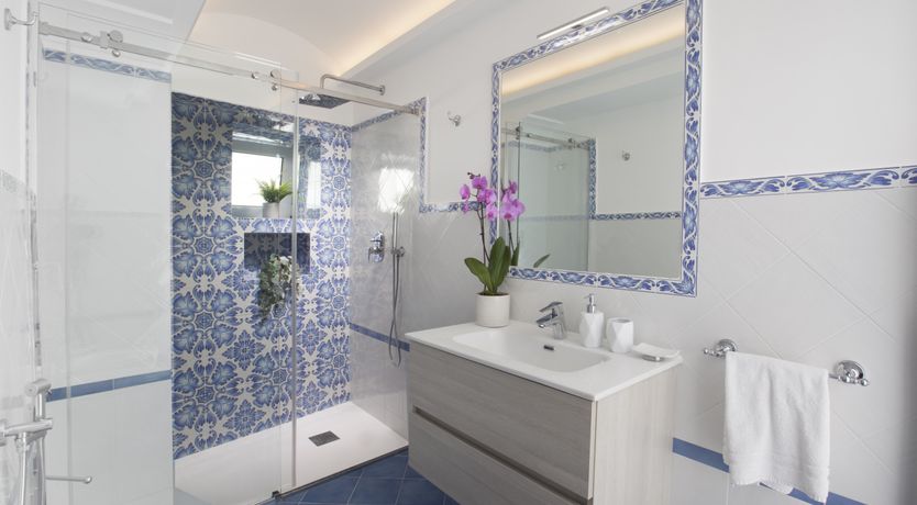 Photo of Tyrrhenian Throne