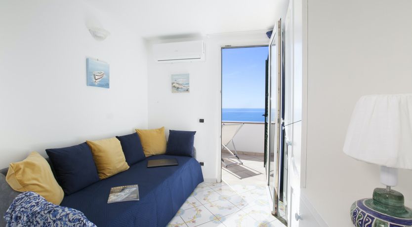 Photo of Tyrrhenian Throne