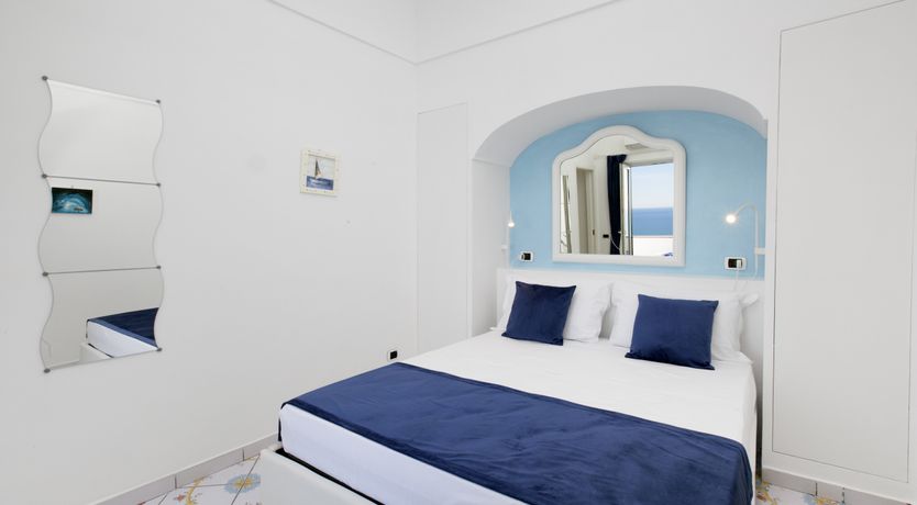 Photo of Tyrrhenian Throne