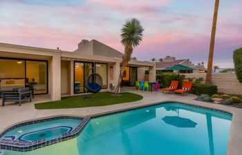 Vibrant Oasis Holiday Home