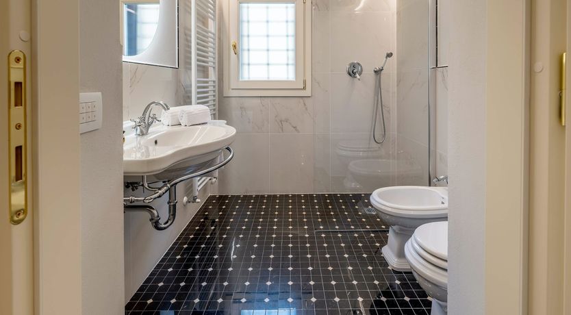 Photo of Giraldi Grandeur