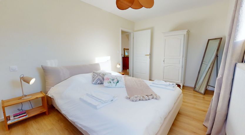 Photo of The Noble Valley