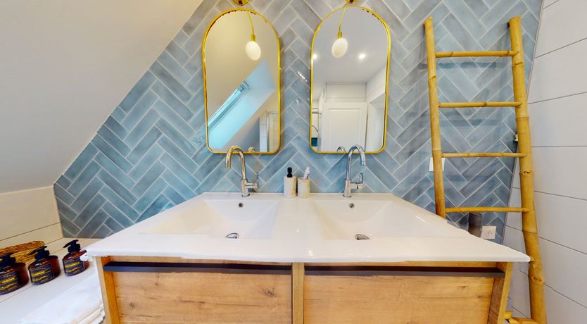 Photo of The Noble Valley