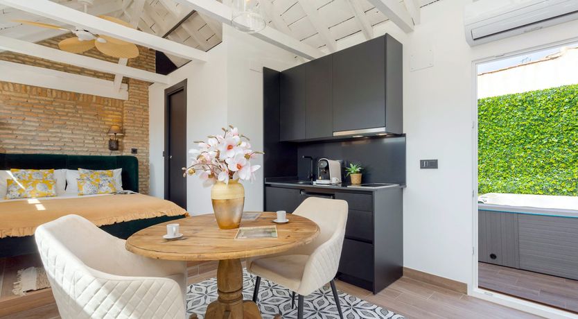 Photo of Granada Gateway