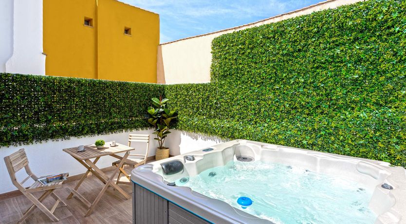 Photo of Granada Gateway