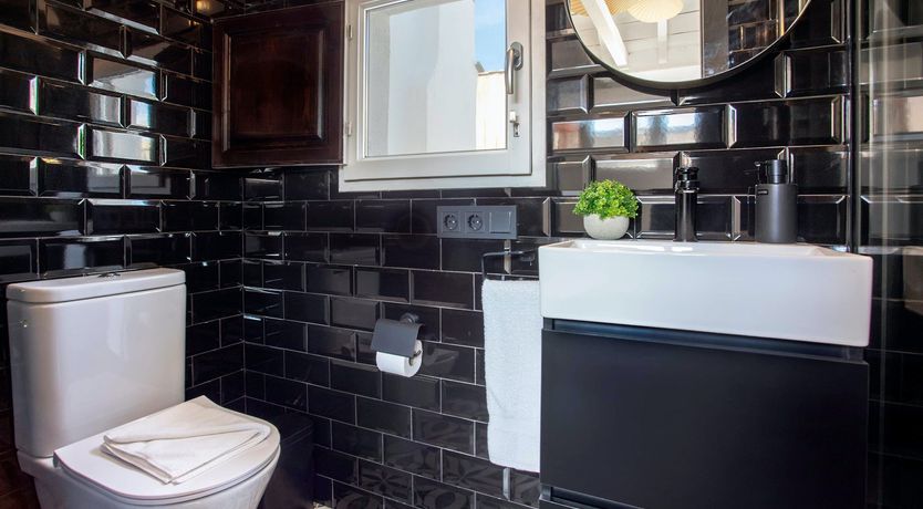 Photo of Granada Gateway