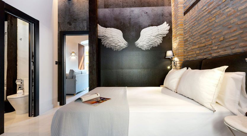 Photo of Granada Gateway