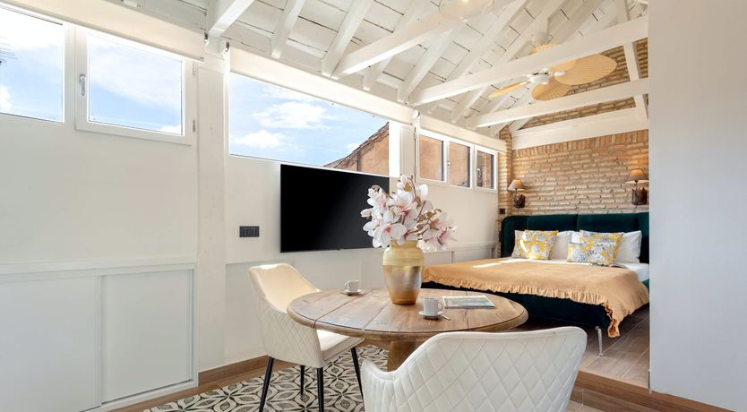 Photo of Granada Gateway