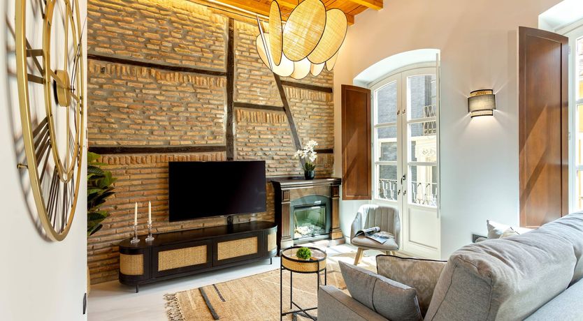 Photo of Granada Gateway