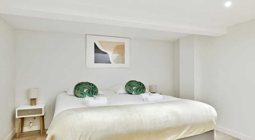 Photo of Parisian Whisper