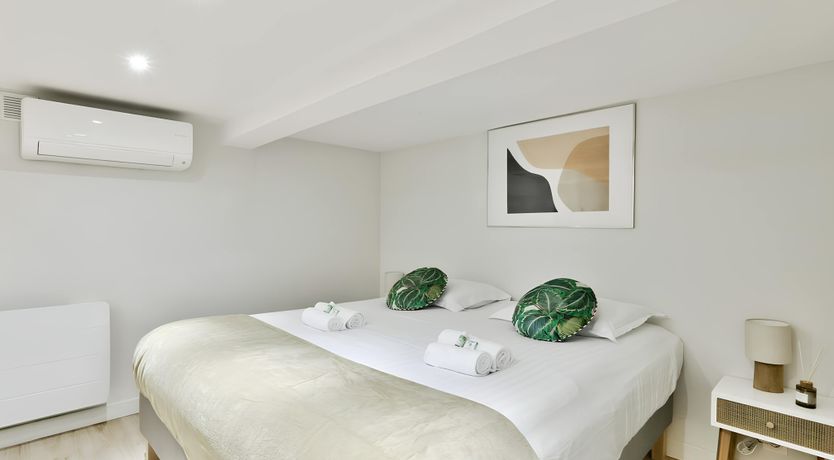 Photo of Parisian Whisper