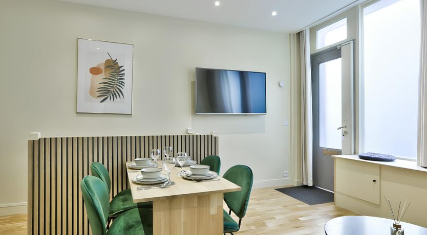 Photo of Parisian Whisper