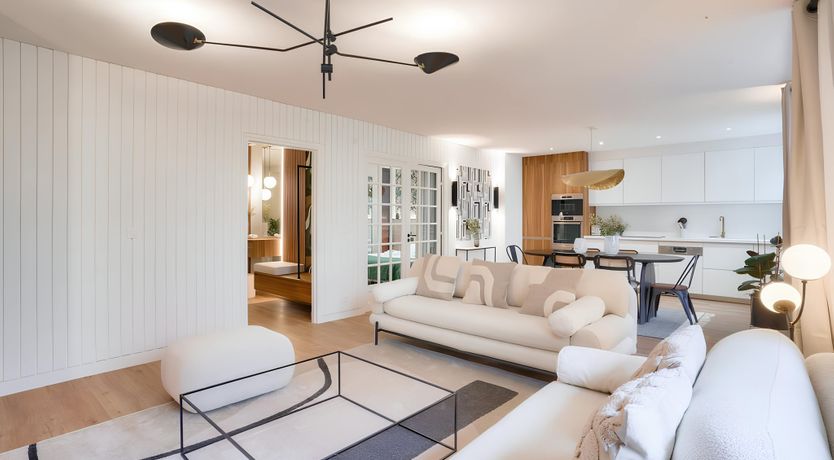 Photo of Eiffel's Echoes