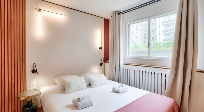 Photo of Eiffel's Echoes