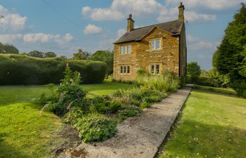 Garden Hideaway Holiday Cottage