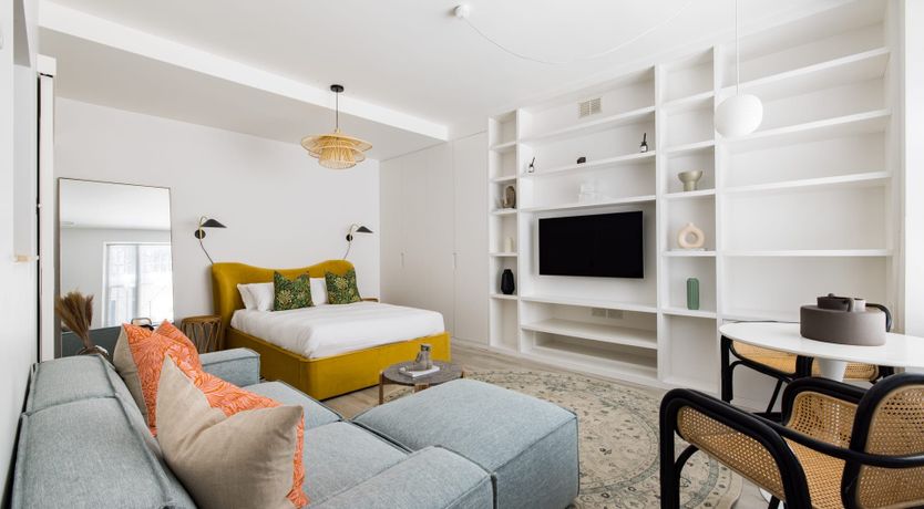 Photo of Petite & Chic