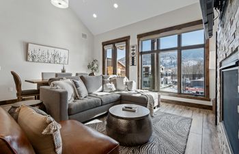 Summit Serenity Holiday Home