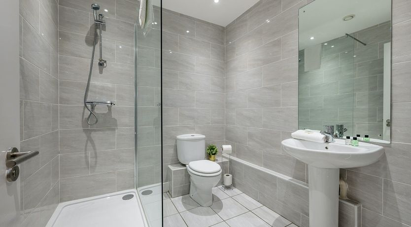 Photo of On Ropewalks Roads