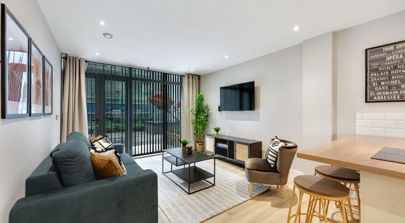 Photo of On Ropewalks Roads