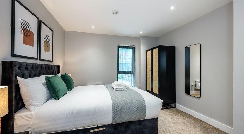 Photo of On Ropewalks Roads