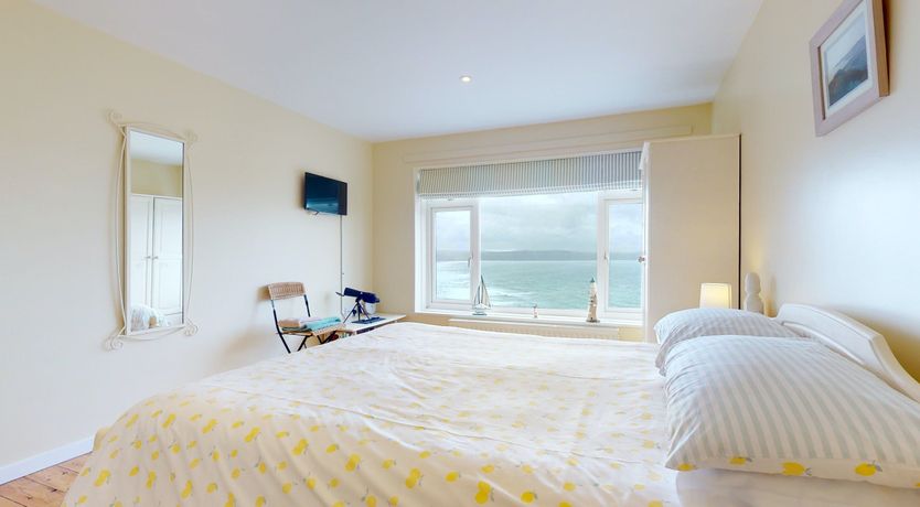 Photo of Comes in Waves