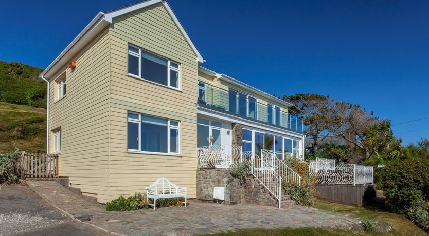 Photo of Comes in Waves