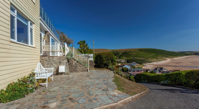 Photo of Comes in Waves