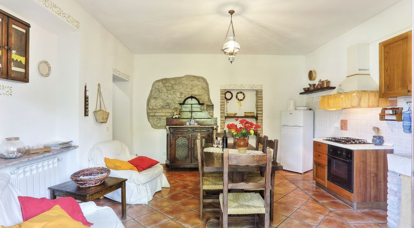 Photo of Sun On The Vines