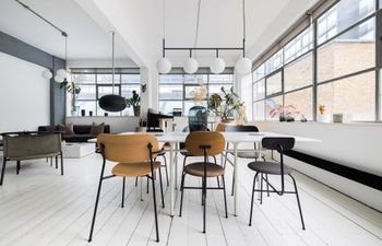 Bright Light Apartment