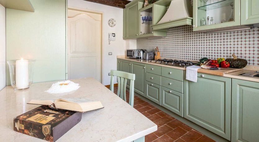 Photo of Queen's Crown