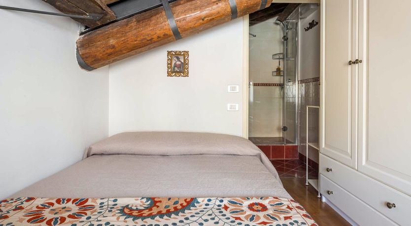 Photo of Queen's Crown