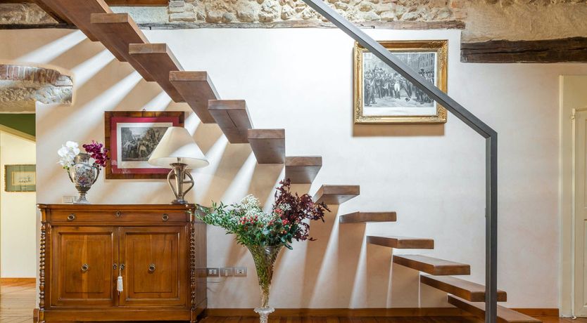 Photo of Queen's Crown