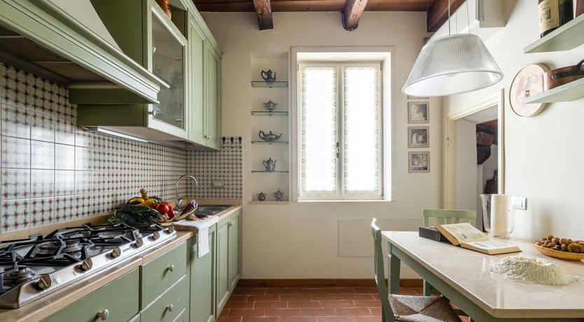 Photo of Queen's Crown