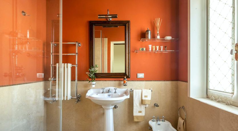 Photo of Queen's Crown