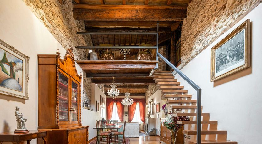 Photo of Queen's Crown