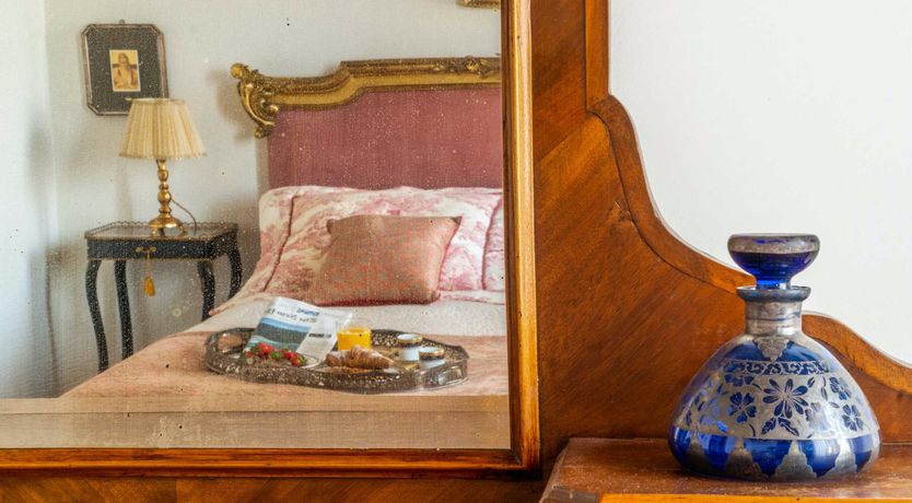 Photo of Queen's Crown