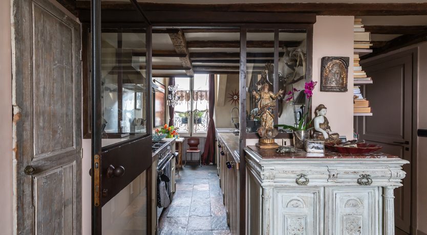 Photo of The Gallerist